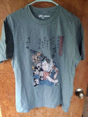 Uniqlo UT Men's Teal Graphic Short-Sleeve Shirt